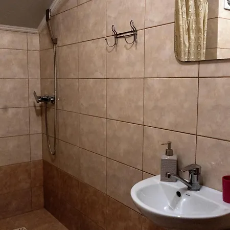 게스트하우스 комфорт *